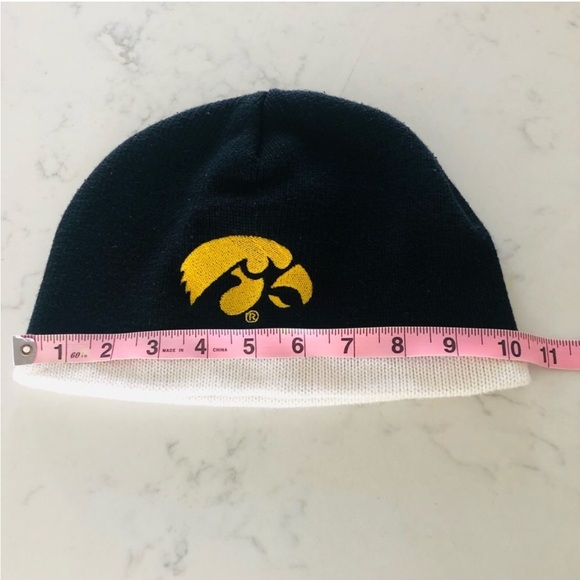 Iowa Hawkeyes Knit Cuffless Beanie - Picture 6 of 8